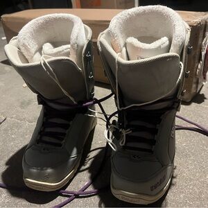 Women's Gray Snow Boots